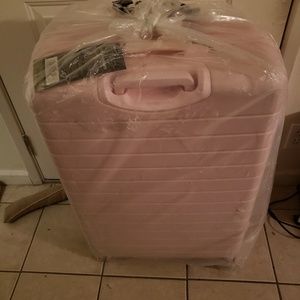 28" Luggage (Pink)